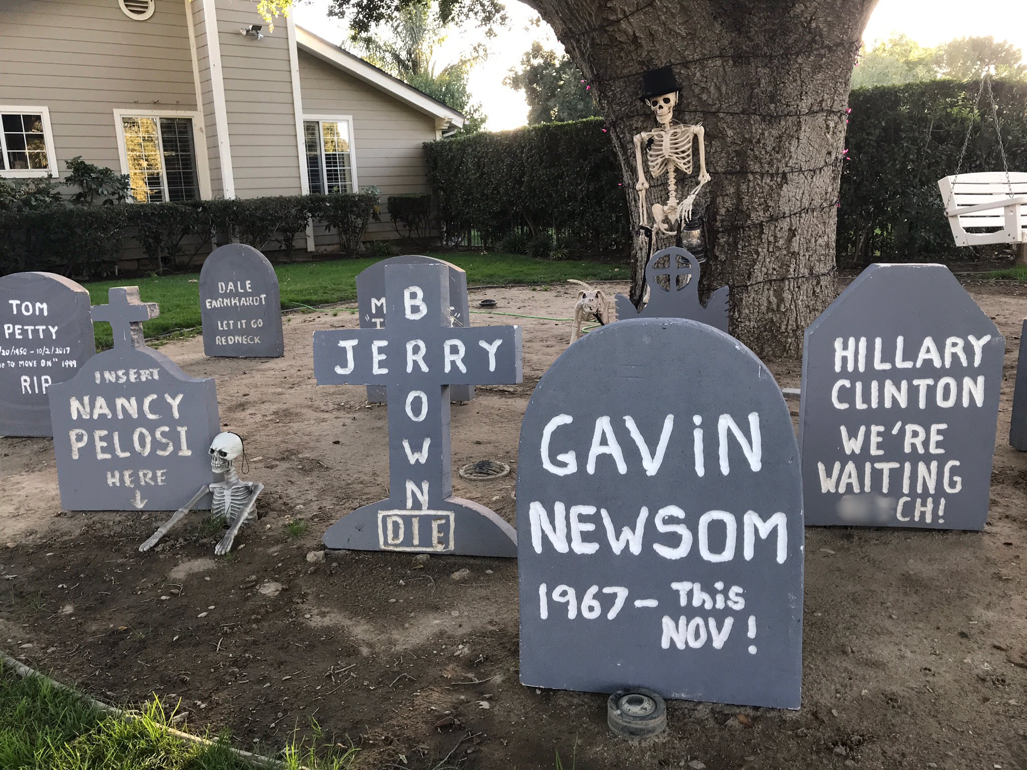 Democrat Tombstones Scare Up Controversy in California Neighborhood