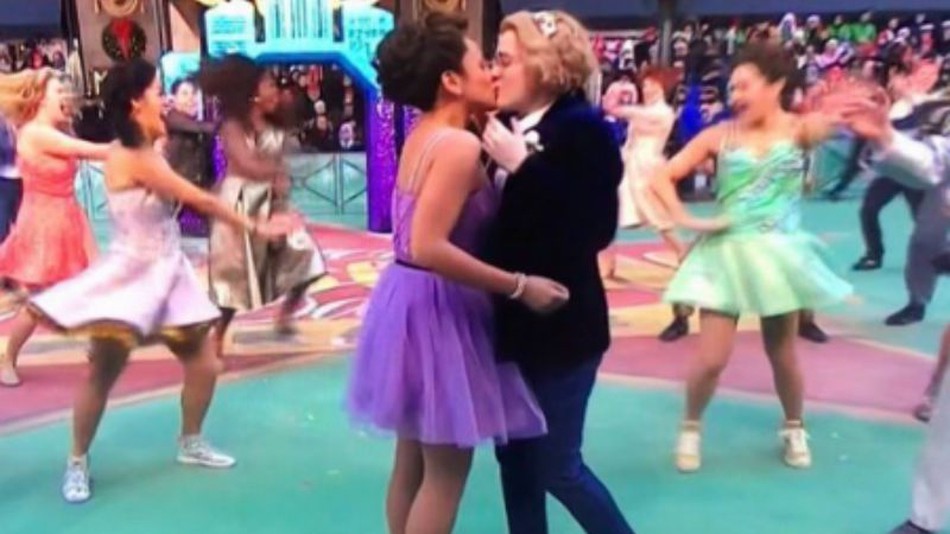 Internet Explodes After Macy’s Parade Features Same-Sex Kiss