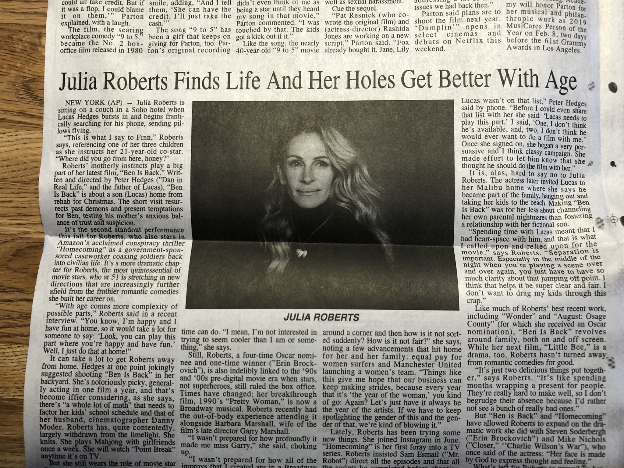 Newspaper Headline Typo Claims Julia Roberts' 'Holes' Get Better With Age