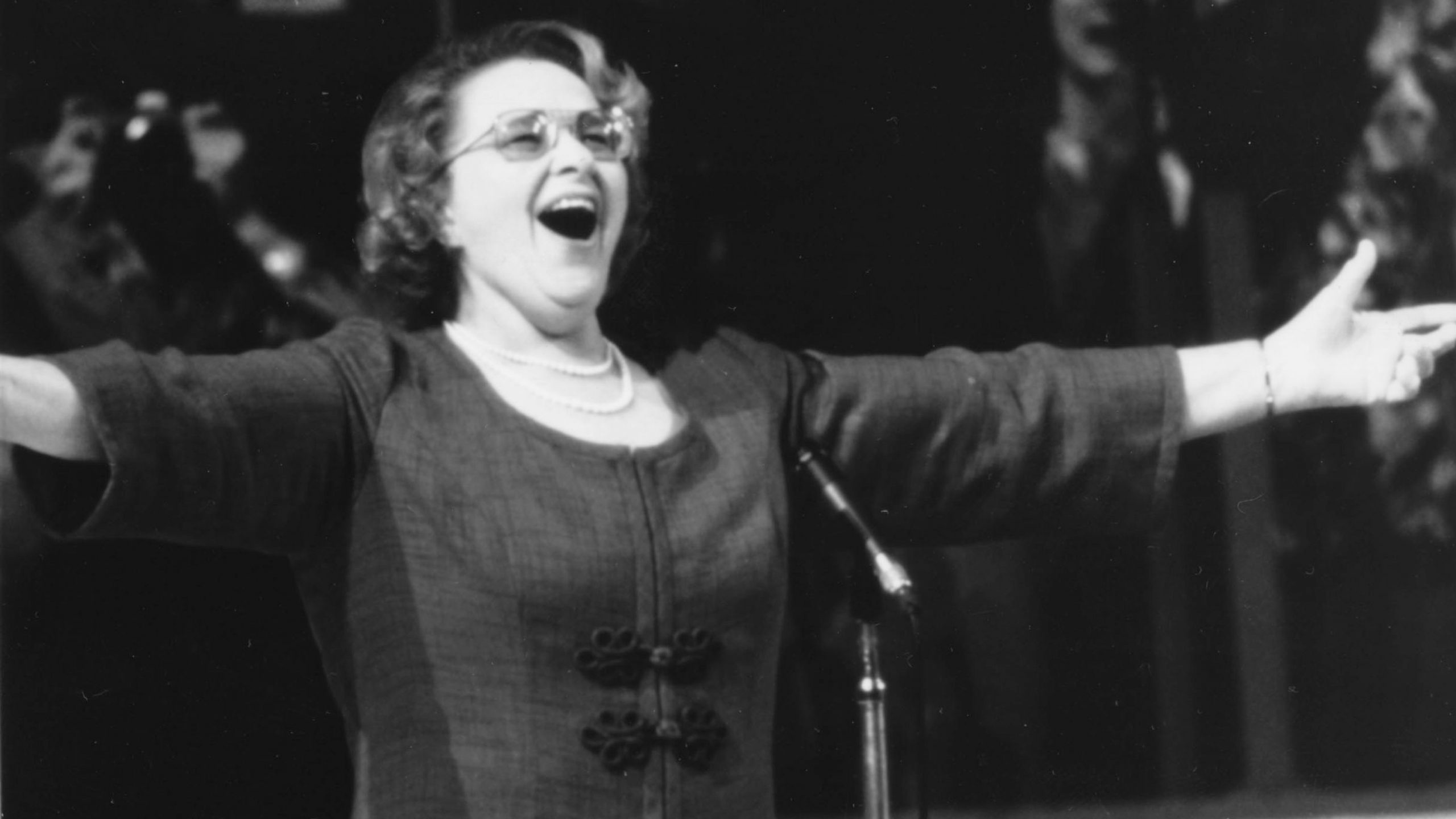 Yankees and Flyers Drop Kate Smith's 'God Bless America' Over Past Racist Songs