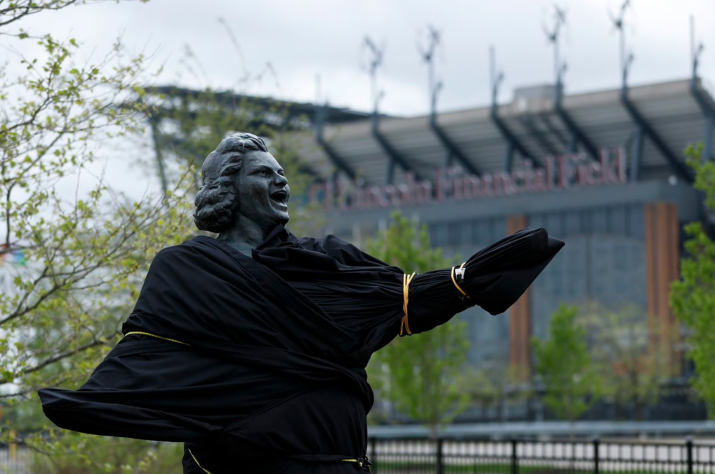 Yankees and Flyers Drop Kate Smith's 'God Bless America' Over Past Racist Songs